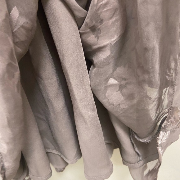 Astr the label Small dress floral, shiny Mini lined $99 - Picture 8 of 8